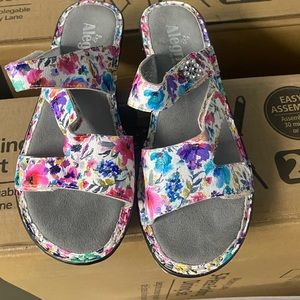 Algeria women lot 139 size 6.5